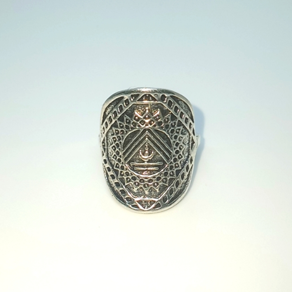 Silvertone Unisex Geometric Style Unique Ring Size 8 Third Eye Triangle Tribal